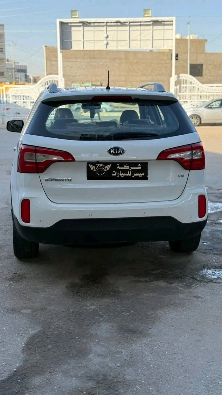 مساء الخير  على بركة الله سيارة كيا سورنتو عالية ٦ راحب باجر طالع الخانقين من الباب للباب الي حاب يجي ويانه اهلا وسهلا بي وبسعر كلش مناسب للاستفسار الاتصال على الرقم التالي *********** باجر ايو قت تردون نطلع  ان شاءالله
