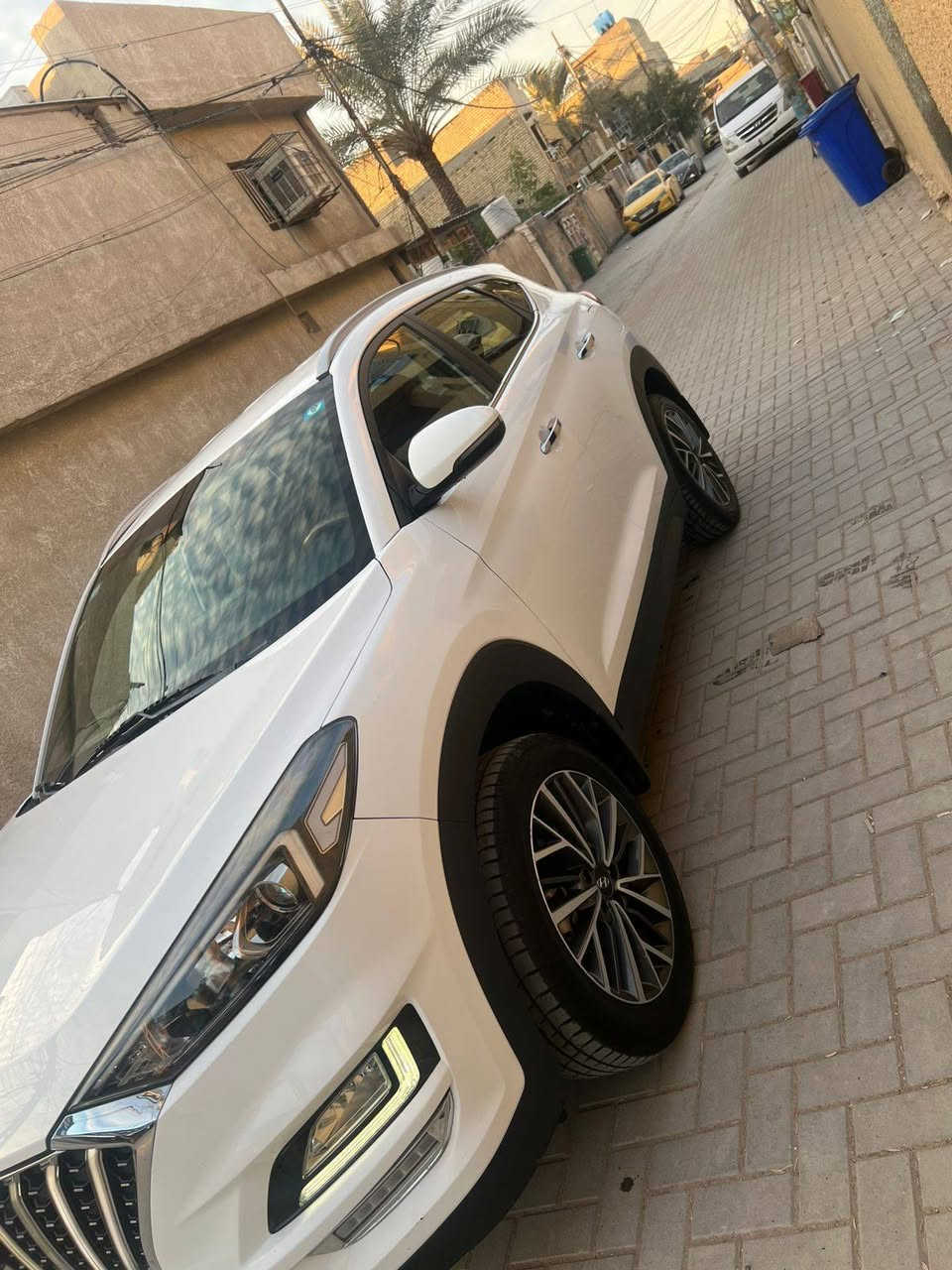 السلام عليكم للبيع سيارة توسان موديل 20 خليجي  شباك لكزز 
مكفوله كفاله عامه من الصبغ والضربه والبارد عده حلوب خفيف كلش مامبين ماشيه 85 حقيقي رقم دولي بسمي رقم الهاتف ‏‪0771 428 6864‬‏ مكان السيارة بغداد زعفرانيه السعر 210
