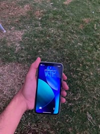 آيفون ١١ عادي • ١٢٨ • بطارية ١٠٠