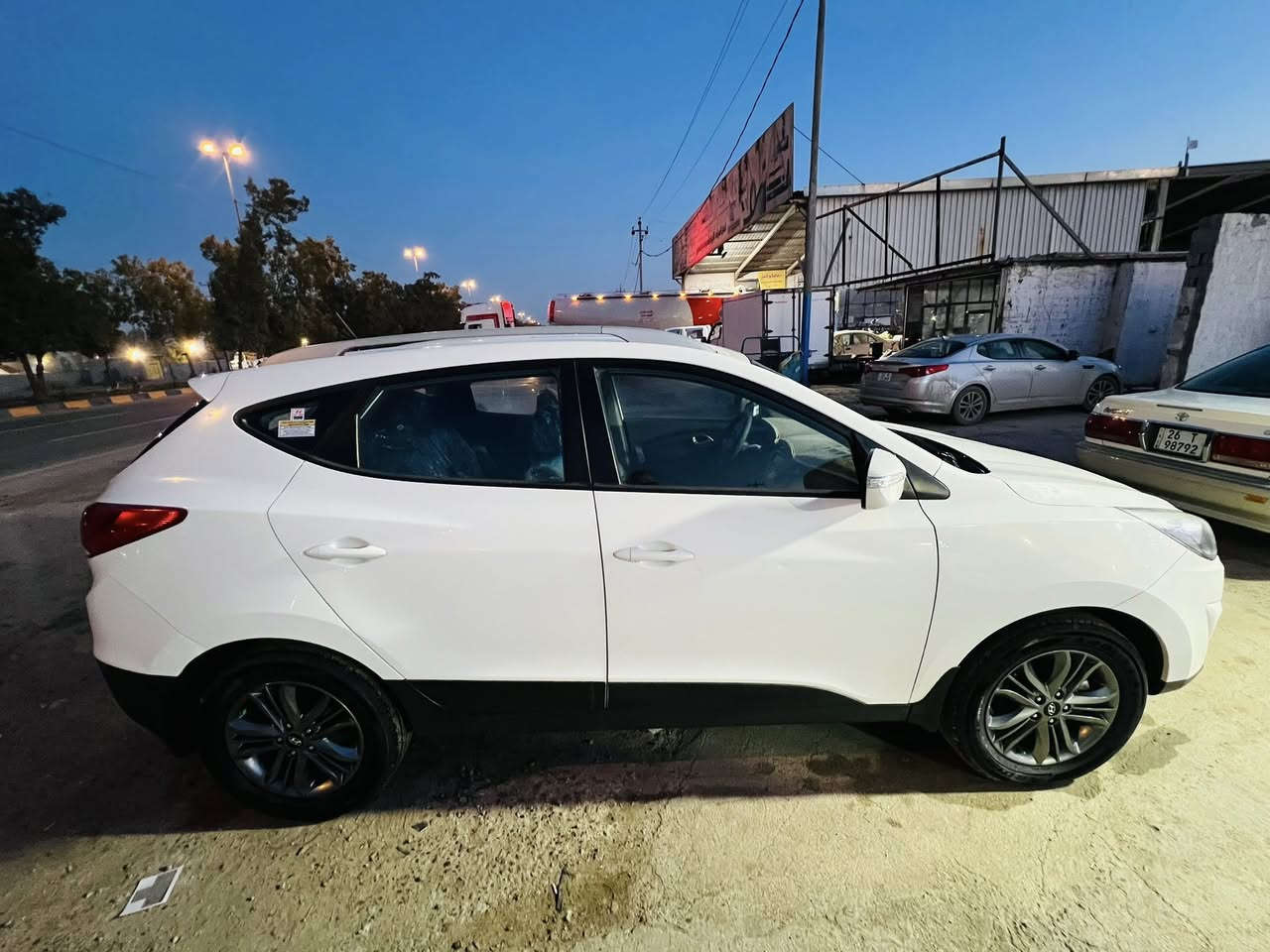 السلام عليكم
توكسان 2015 خليجي 

محرك 2000 دوش 

ماشية 57 حقيقي 100‎%‎ 🔔

كير محرك عل وضع الشركه شرط الفحص 

تحكمات وكامرا بلادية 

السيارة كفاله عامه من كلشي عده بارد مقدار أربع اصابع 

رقم بغداد 11 الدولي 

التفاصيل بالصور 📷 مكان السياره بالحله 
السعر  168 وبيها مجال 
*********** اتصال او واتساب
