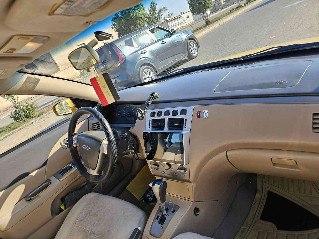 شيري A5 رقم بغداد موديل 10 سنوية جديدة مصفره هيئة وغرامات تحويل ثاني يوم مكفولة كفالة عامة من الصبغ والتبديل والعيب الشرعي بيها خياسات موضحة بالصور محرك كير كورلا نحلة 1800 جديد تبريد تخم تاير باتري كهربائيات كلها جاهزة 
مكانها بالعمارة السعر 48$ 
***********
