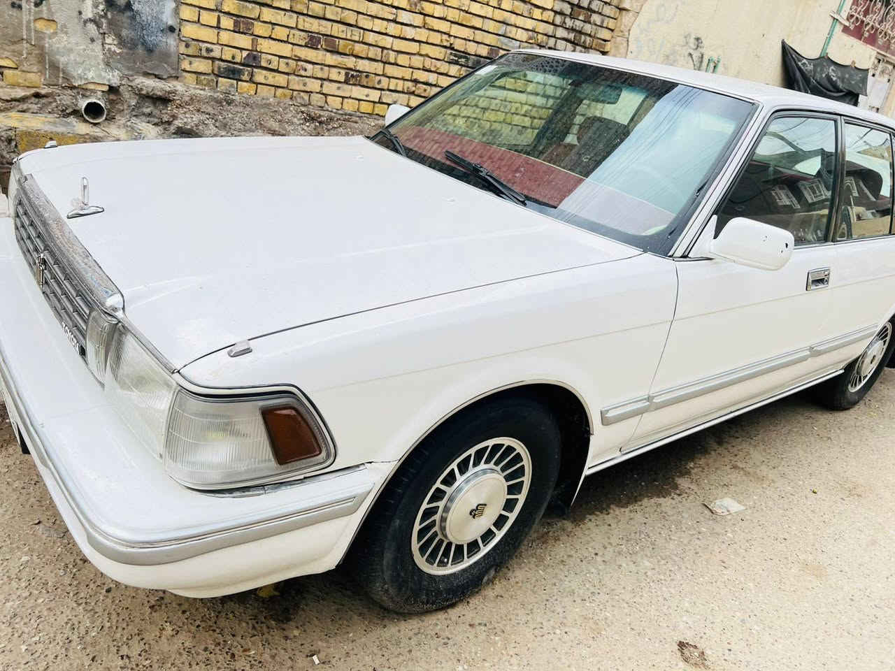 سلام عليكم رمضان كريم سيدان موديل 1991ايسر بلاد بسمي مكاني ناصريه كفاله عامه السياره دواخل زيرو كلشش جديده السياره السعر 68وبيها مجال ***********
