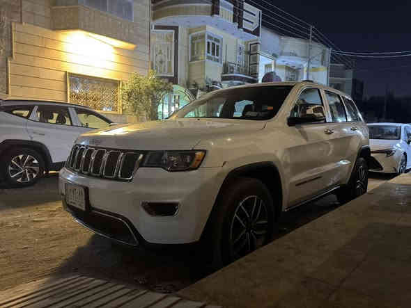 السلام عليكم 
(اسئل الله ان يرزق الجميع بلصحه ولعافيه ولرزق الوفير ) 

Jeep limited 

Model:2021

ماشيه :41 الف 

بغداد حره تحويل 

الضرر :كفاله من الضربه ولتبديل تقرير تعمل وتسيير دحجه صغير موضحه بلصور 

المواصفات 

1: مري شفط 

2:اشاير بلمري 

3:رادار جانبي ونقطه عمياء 

4:كراسي كهرباء بلكامل 

5:تحكم ستيرن جهتين 

6:كروز سرعه 

7:مساج 

8:جلد 

9: توقف ذاتي امامي خلفي 

10:تعتيم المرايه الوسط 

11: كامره خلفيه 

12 شاشه كبير

13: حساس امامي خلفي 

14:دفع رباعي 

15 :قيادات متعدده 

:16سلايد روف فتحة سقف

السياره جديده جداً وممشاها قليل ومو تعبانه وممفتوح بيه برغي بلخير ع الياخذه مكانه ناصريه مركز 

رقم الهاتف :***********

بيه واتس اب اذا اتصلت ولكيته مشغول بسبب العمل 

م/ السياره الي يشتري يداور مباشرتاً لان السياره ملك للشارع ويضمن حقه افضل 

السعر :290 ورقه قابل للتفاوض
