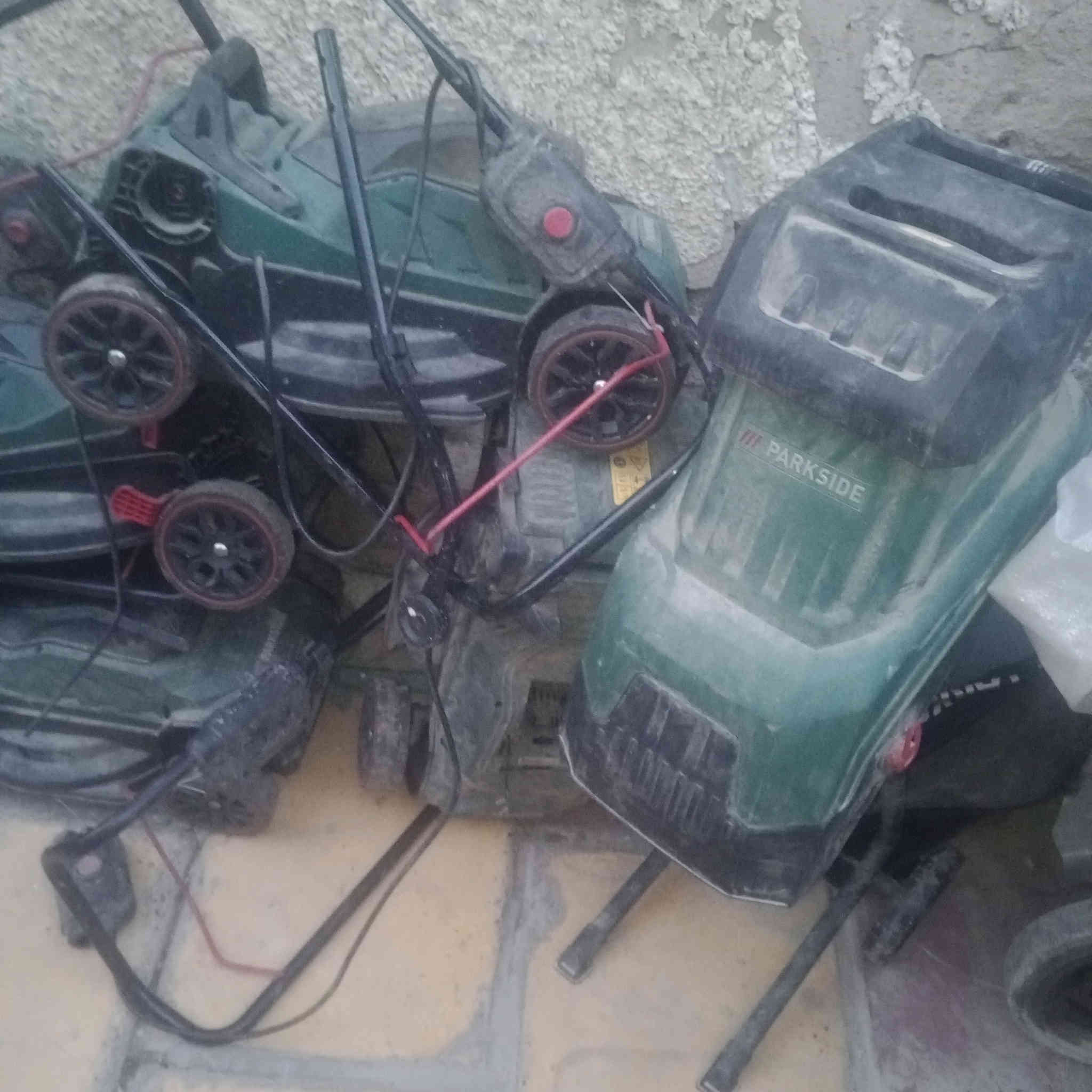 شلعه فحم السعر ٢٠٠ الف عنوان بغداد حي السفير ***********
