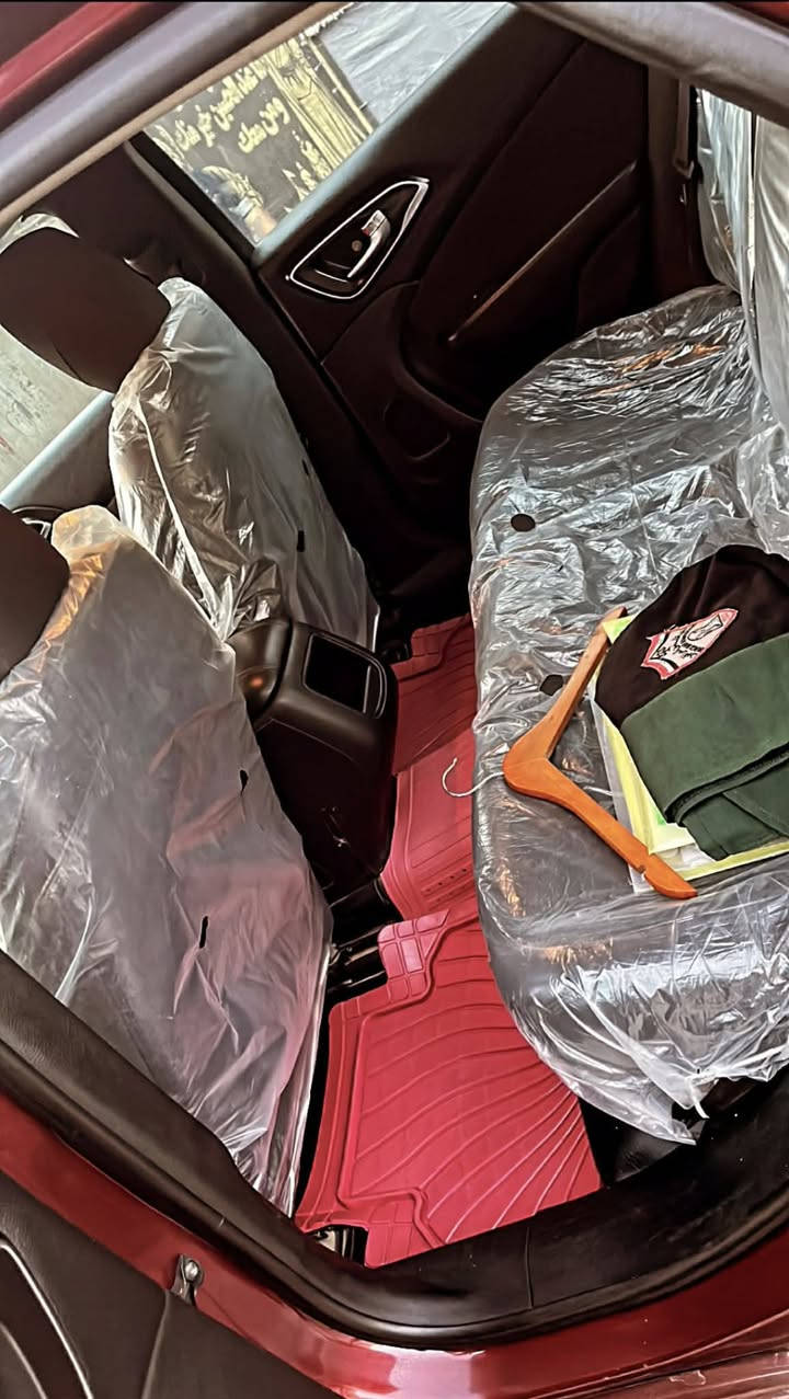 C200 للبيع  او مراوس 
محرك 2400
موديل 16
رقم بغداد 
سياره نضيفه مال جناي 
ما متعوبه 
سعر 105 وبيه مجال بصيط 
رقم  ***********
