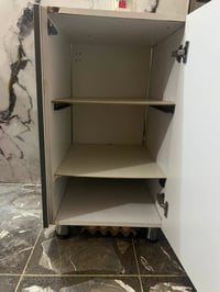 ميز خشب MDF • خلاط سنك جديد • اركيلة
