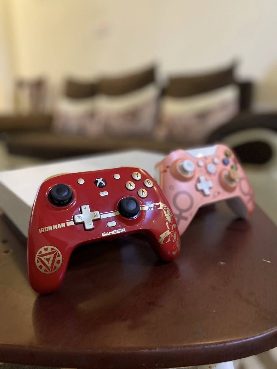 السلام عليكم..
X box one s 500g

اكس بوكس وان اس

لوك ستيكر غير مفتوح ولا مصلح 

كامل ملحقات اصلية مع جوستيكات عدد 3 منهم وحده كيم سير  

مع اشتراك Game Pass Ultimate

لمدة ثلاث اشهر ينتهي بتاريخ 1/5/2026

مكاني بغداد / زيونة 
الرقم ***********
السعر 160 الف
