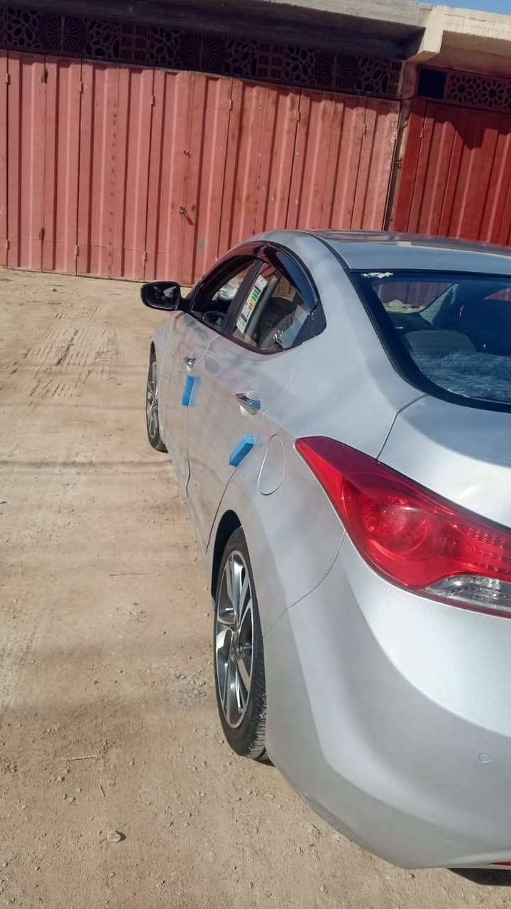 السلام عليكم النتره موديل 2014ادوات أدوات كصه جنطه سياره فول مواصفات كير ومكينه حداديه كله جديد تبريد ثلج تخم تاير جديد شاشه كبيره بصمه كشنات كهرباءي تدفه تبريد لا بيه دحجه ولا زلغ متومه شمالي طبق الصل سنويه عظم عاج مكاني ناصريه السعر 55  مراوس بسياره اصولي ***********👍
