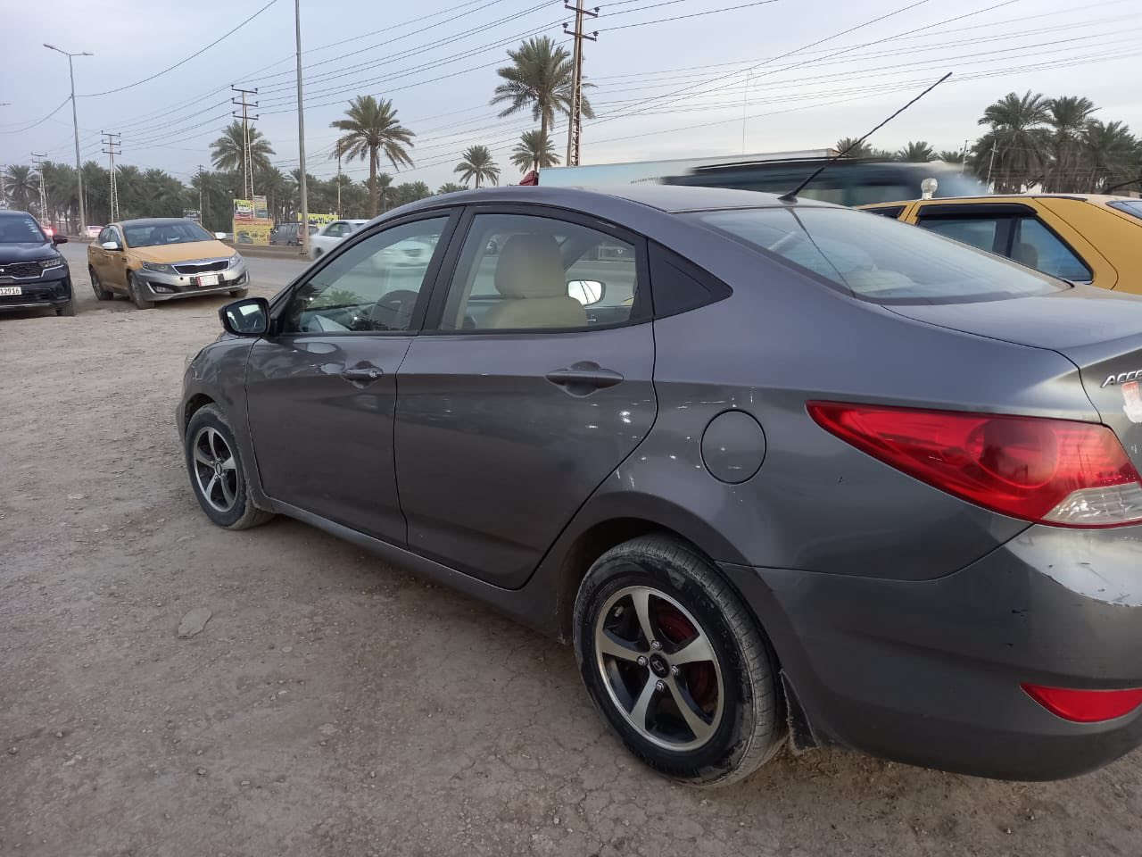 السلام عليكم
السلام عليكم 
هونداي أكسنت موديل 2015 خليجي 
محرك 1600 قطرتين 
رقم بغداد هزة جديدة
بأسمي / شرط التحويل 
تبريده خير من الله
السعر 107 وبيه مجال حك الجيه
مكاني بغداد 
الهاتف/  ***********
للتواصل واتساب فقط أو اتصل
