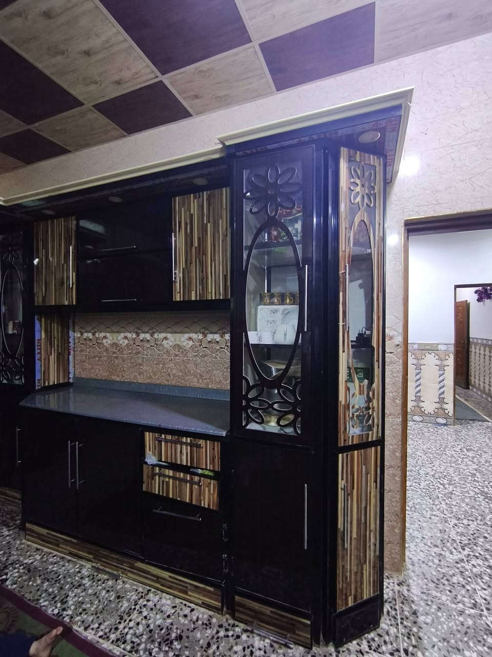 ملحق مطبخ حديث للبيع
 مكان ديالى السعر مليون و600 بي مجال بسيط 
للاستفسار الاتصال ***********
