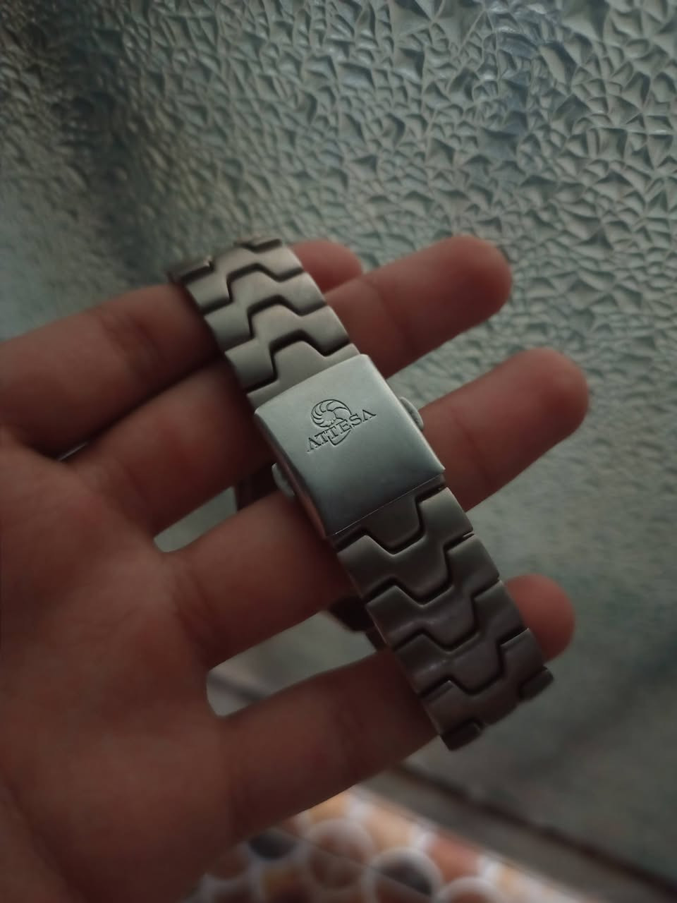 citizen B810-H18873 Attesa eco-drive titanium
 
اندر ستزن من خط اتيسا ايكو درايف تيتانيوم بالكامل 
ماكنه B810 قوتها تتكلم  . الجامه بلادي زفير

ركز هنا ... الكيس نظافه 100% فقط السير 90% والحمدلله 

انتاج الساعه من فتره 1994 الى  1998 توقفت
الساعه تتميز بلغه التصميم الانسيابي الراقي 

القطر تقريبا 38 الى 40
السير يلبس ايادي وسط ودون 

السعر 115 د.ع 
مع توصيل لكل العراق 

يرجى اعطاء وقت التوفر فيه واليوم الي تريد بي الساعه وتامر وتدلل . والبيع فقط باعتماد ويخصم من الساعه فورا ....


**إذا كنت صاحب هذا الإعلان وتريد حذفه لأي سبب، رجاءا أرسل رسالة إلى الدعم الفني**