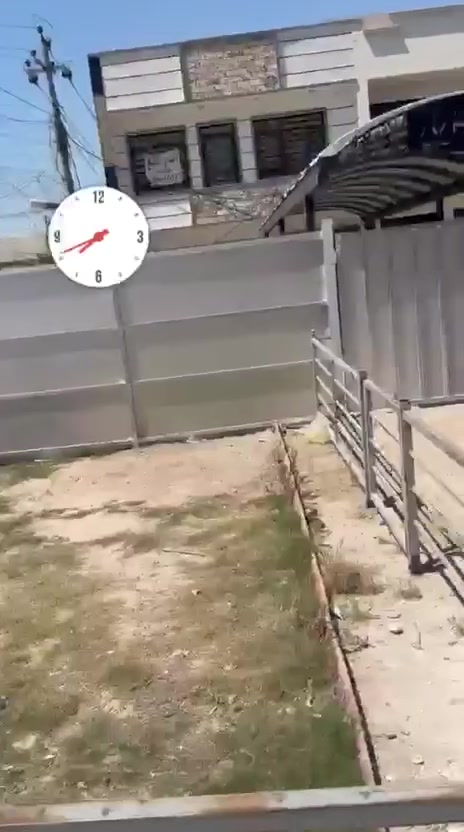 مشتمل للبيع. المساحه ٥٠ الواجه 5 النزال. 10 يحتوي على غرفتين نوم وصالة ومطبخ وصحيات حي جهاد. المانه. قرب شارع العام. لبيت بي تجشير. مساحته 200 متر للاستفسار ***********.
