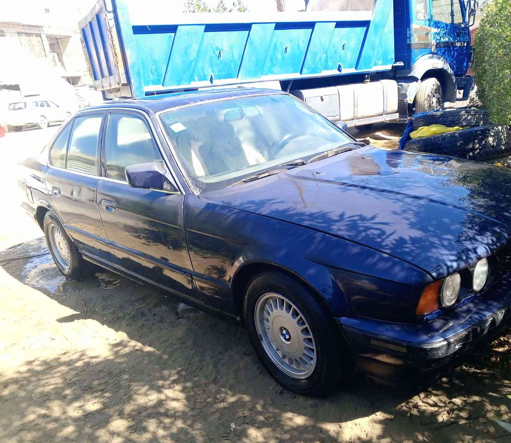 السلام عليكم بيئم موديل 93 للبيع بسمي السياره بيها بس الكير   السعر 36 وبيها مجال حك الجيه ***********
