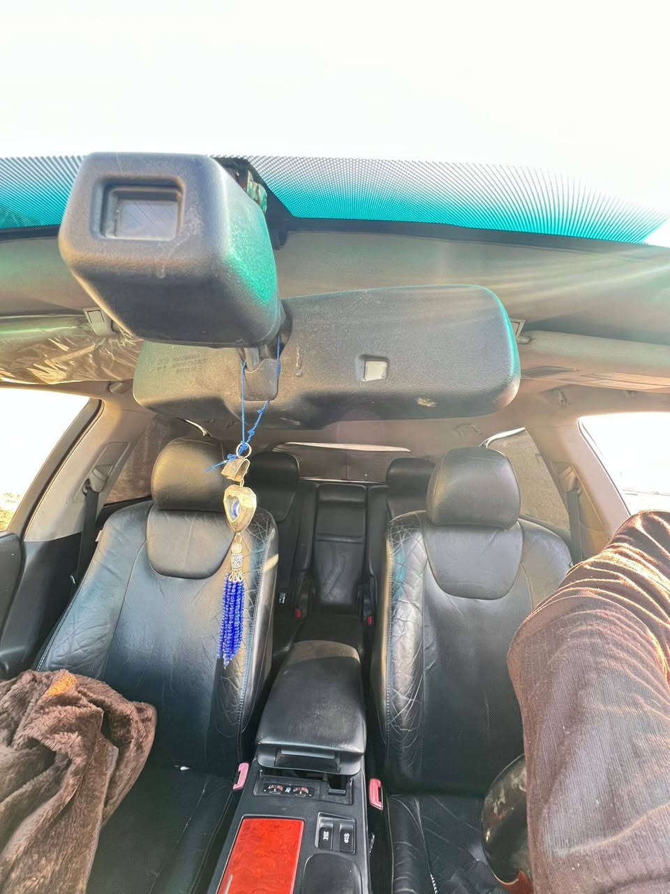 سلام عليكم سياره لكزس للبيع موديل ٢٠١٠ سياره جديده كلش وارد امريكي تبديل جاملغ وبيها مكانات صبغ للجماليه فقط تخم تاير حداديه جديده كهربائيات شغاله تبريد ثلج ❄️ سياره فول مواصفات السياره اخت الزيرو ماشيه١١٨ حقيقي
١.بصمه
٢.كشنات جلد
٣. كشنات كهربائيه
٤.سته سلندر
٥.تشغيل عن بعد
٦.جنطه كهربائيه
٧.تحكم ستيرن
_____________
هاي مواصفات السياره مواصفات حلوه  سياره نضيفه مال جناي سعر ١٣٠ وبيه مجال للشراي مكان ناصريه الغراف رقم شراي يتصل***********
