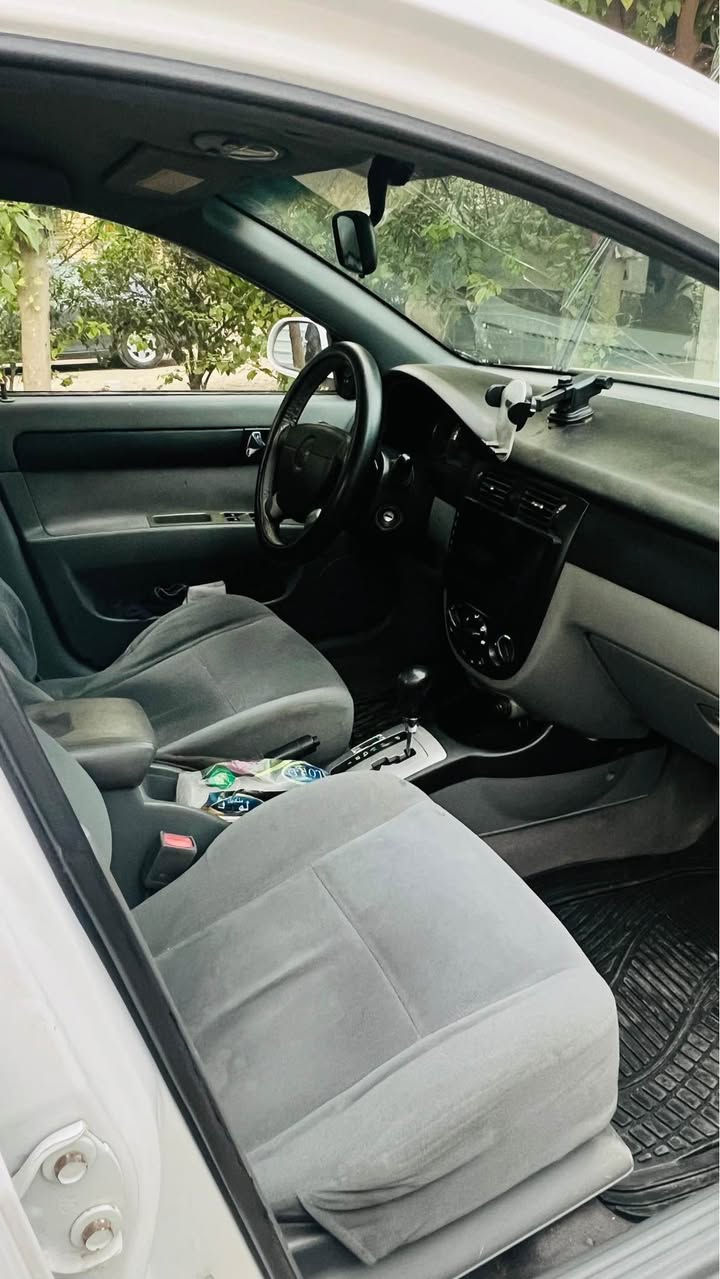 اوبترا 2009 كير اوتو جاهزة كير ومحرك تبريد تدفئة كلها شغالة بيها بنيد مبدل دواخلها نضيفة كشناتها حلوة شاشة وكامرة 
بيها اثر حالوب بالقمارة رقم بغداد تحويل مباشر 
السعر 65 مكانها الكاظمية او جسر المثنى 
متواجد على الفيس دائماً بغداد, العراق


**إذا كنت صاحب هذا الإعلان وتريد حذفه لأي سبب، رجاءا أرسل رسالة إلى الدعم الفني**