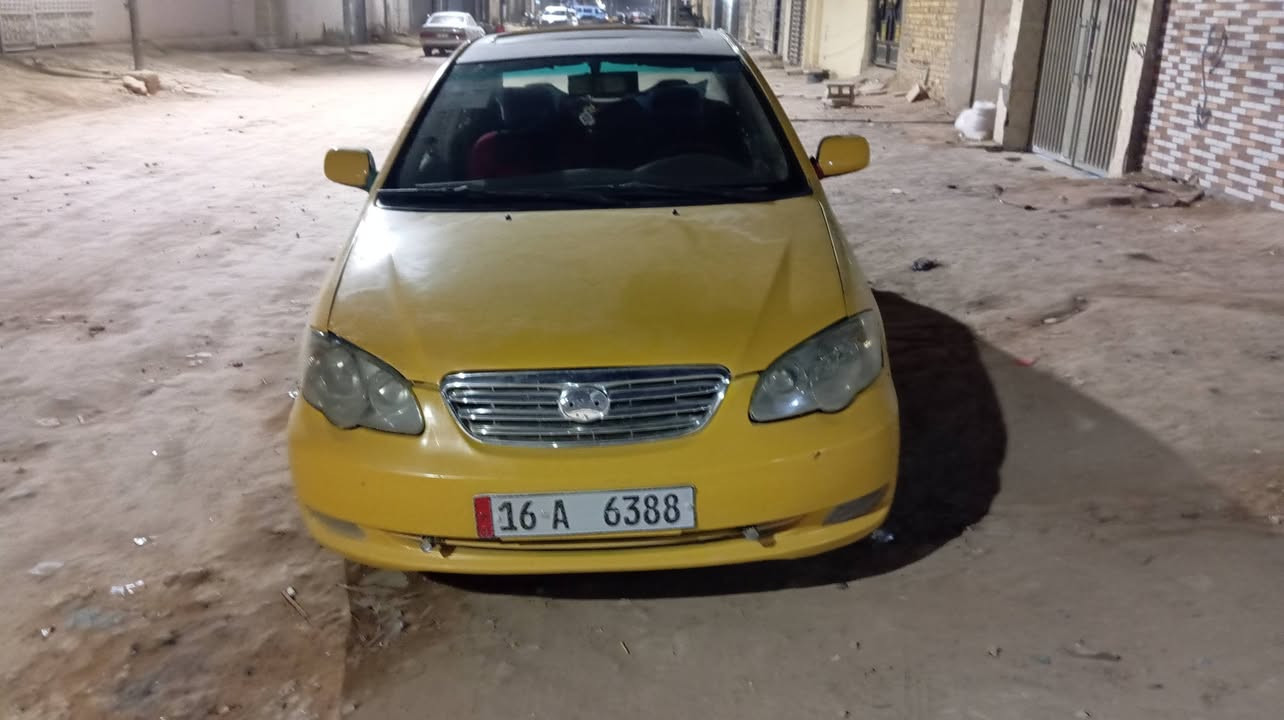 السلام عليكم اخوان سياره بي واي دي موديل 2011  السعر 40 بيه مجال بصيط سياره ما ناقصه شي تخم تاير باتري جديد حداديه 90٪ كير ومكينه خير من الله سياره مسويله ادامه كامله شرط المداور ثاني يوم سياره رقم انگليزي سنويه مجدده 29 داخله هزه 
*********** الشراي بي خير ويدلل
