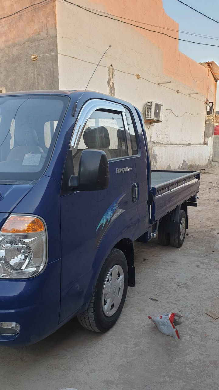 سلام عليكم
لبيع كيه 3000 مفتوح موديل 2005

مكفوله لا ضربه ولا تبديل على البلاد

بيها رشه اثر جرد مكانات مكينه جديده 

كير حداديه جديده تخم تاير جديد

رقم صلاح الدين مشروع وطني 

مكانه بابل الشراي يتصل 

***********
