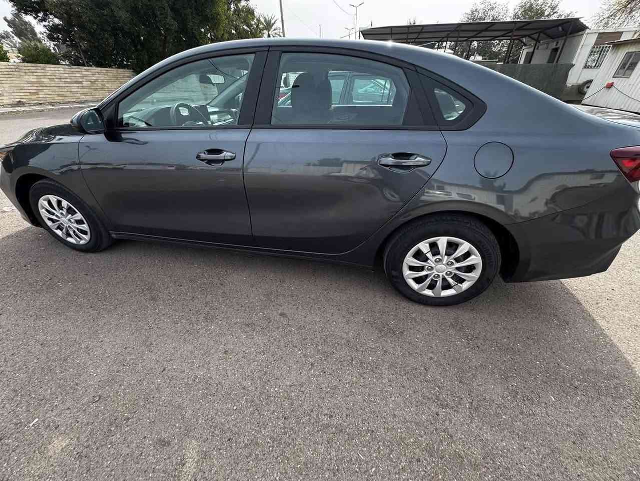 سـلام عـليكم
1للـبيع كيا فورتي
2مـوديل2024
3امريكي كلين بدون حادث فقط دعاميه صبغ وصور حادث بل منشور
4مواصفات عاديه شاشه كامرة حساسات امامي خلفي رادارات امامي خلفي تحديد مسار 
5مكينه2000دوش 
6ماشيه22ألف 
7مكاني بغداد
8الـسعر157
9الاستفسار***********
