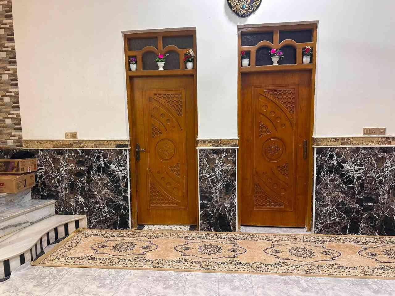 سلام عليكم بيت لبيع حقل الثالث ثاني قطعه على شارع العام شارع لعيداويه مساحه 250بناء درجه اوله قاط ونص بيه 4غرف كبار سعر 225مطوب سكان 20
***********
