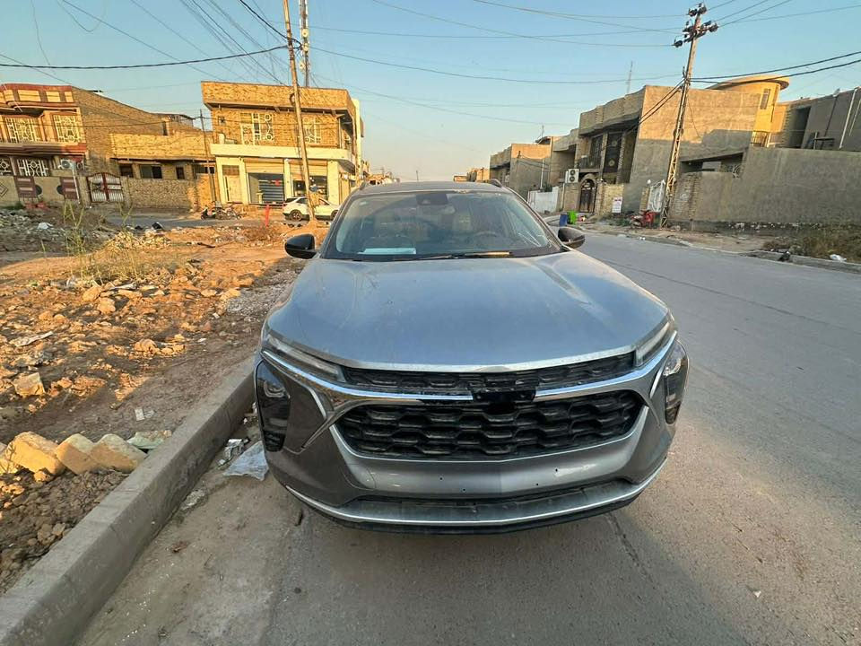 تراكس
موديل ٢٠٢٤
ماشية ٨٠٠٠ فقط
بدون رقم 
مبدل جاملغ جهة السايق نفس اللون 
وبنيد مبدل مرشوش فقط وبيها شخوط بالقمارة يم الجامه 
تدفئة تبريد 
كشنات جلد
حساسات
رادار 
شاشتين 
تحكمات ستيرن كاملة
للتواصل ‭0772 564 3527‬
