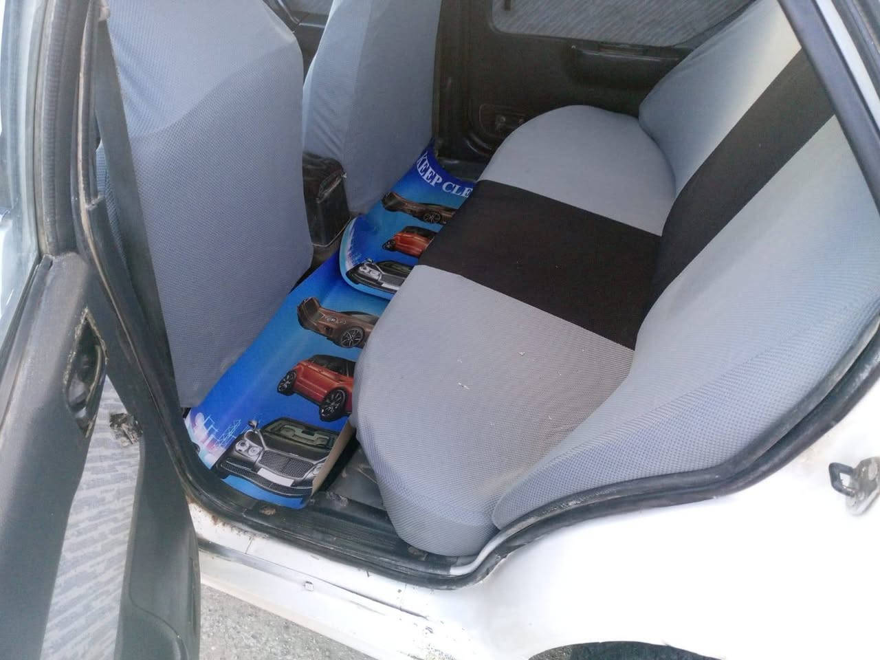 الترة دمعه رقم ديالي سنويه ٢٩. موديل 95 مصبوغه عام. محرك حاوية. كهربائيات. شغاله صدر. جديد مكان سياره تقاطع القدس. لسعر ٣٠ وبيها مجال شراي رقمي ***********
