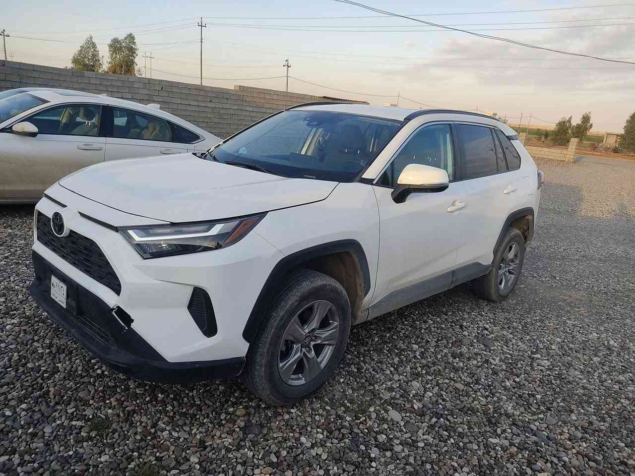 راف فور موديل 2023 مواصفات XLE  منفيس حره تترقم في جميع المحافظات ما عدا الاقليم دخول جديد ماشيه 35 الف ميل 
بيها قطعتين چاملق وباب السكن الامامي فقط 
صوره الشاصي مرفق بالمنشور 
السعر 210 وبيها مجال 
عنوان السياره ناحيه الزاب قريه اصبيح تحتاني 
للاستفسار الاتصال على الرقم التالي 
‏‪0783 281 0292‬‏
