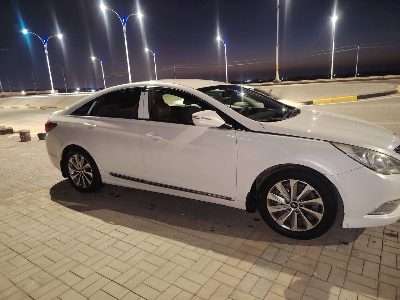 السلام عليكم سوناتا 2014
خليجي مكفوله السياره فقط بيها بارد اشبر واحد مكينه گير حداديه كفاله 
فول مواصفات فقط فتحه بالقماره ماكو 
مكان السماوه رقم هاتف ***********
السعر 143
