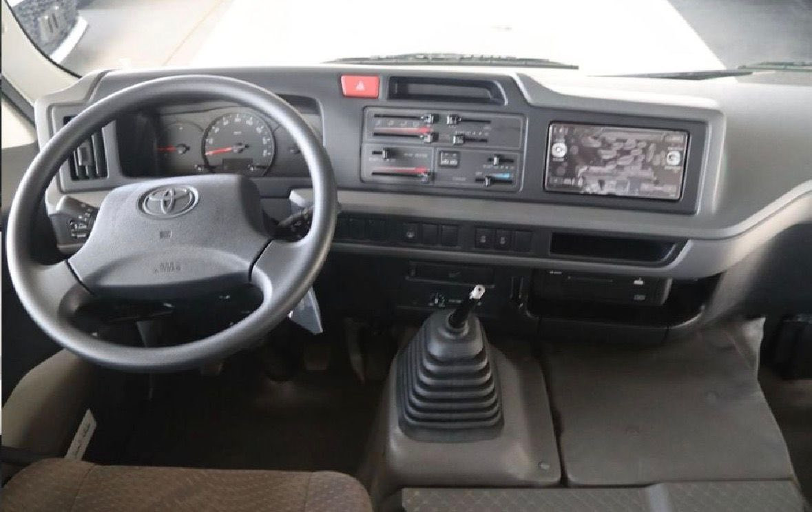 السلام عليكم
تصدير كوستر موديل 2025 
محرك بانزين 2.7L
كير عادي 
السياره صفر مماشيه زيرو 
الدخول من الشمال مرقم سليمانية 
السيارة تستلمه مرقم جاهز
سعر:53.400$
باقي تفاصيل خاص او الاتصال على الرقم: ***********
