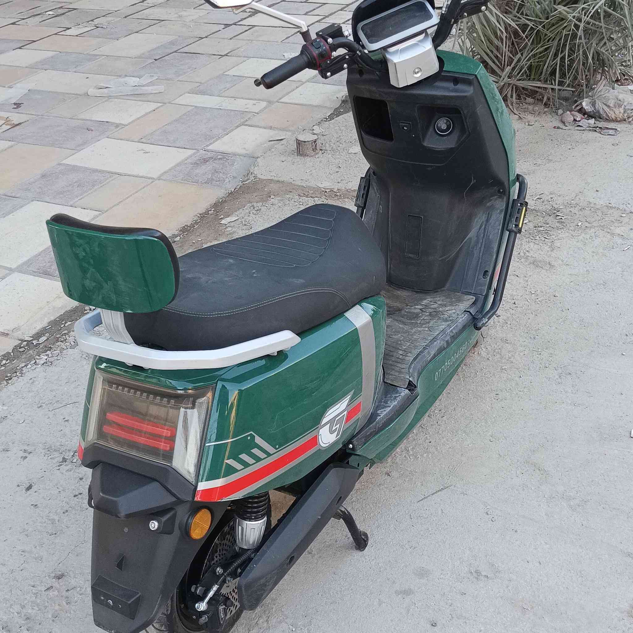 دراجه شحن شركه فوجي لبيع بطاريات عدد 6 مسطره دراجه نضيف السعر 750
ما بيهه اي نقص *********** واتساب
