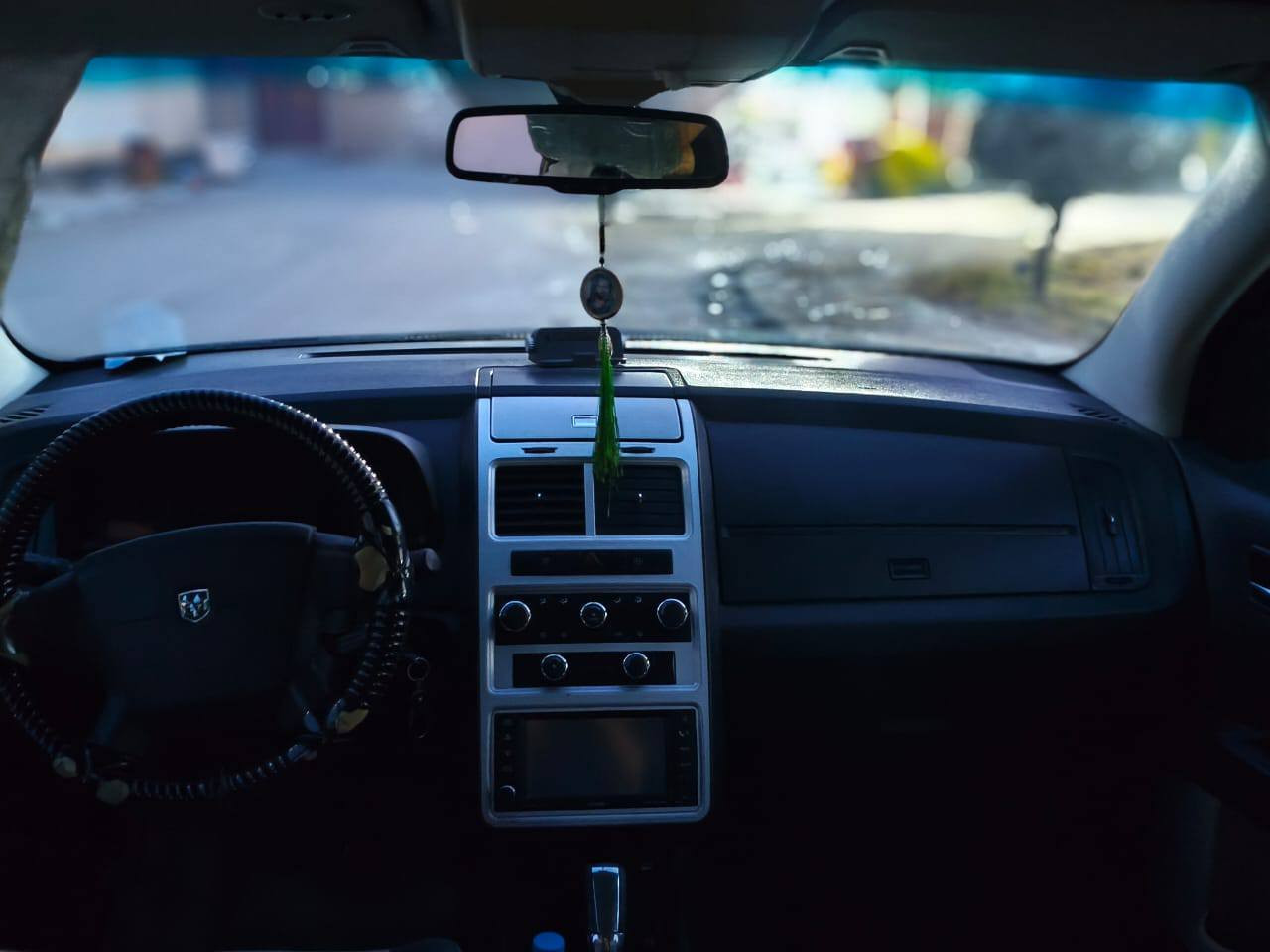 دوج جورني7 راكب 2009 محدث دعامية 2012
مكينة3500
تخم تاير جديد
حداديه نظيفة 
قطعة تبديل جاملغ امامي فقط
بنيد جارد كما موضح
رقم شمالي (سليمانية)
السعر 80 
موقع السيارة النجف الاشرف 
للاستفسار *********** المناذرة, النجف
