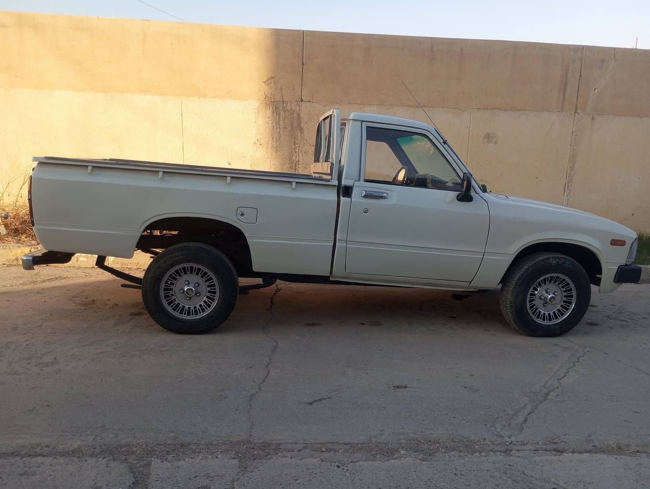 ***********
*********** 

تنزيل السعر 

#السعر $ 30

العنوان الايمن حي الشهداء مقابل التربية او جامع الخلد
