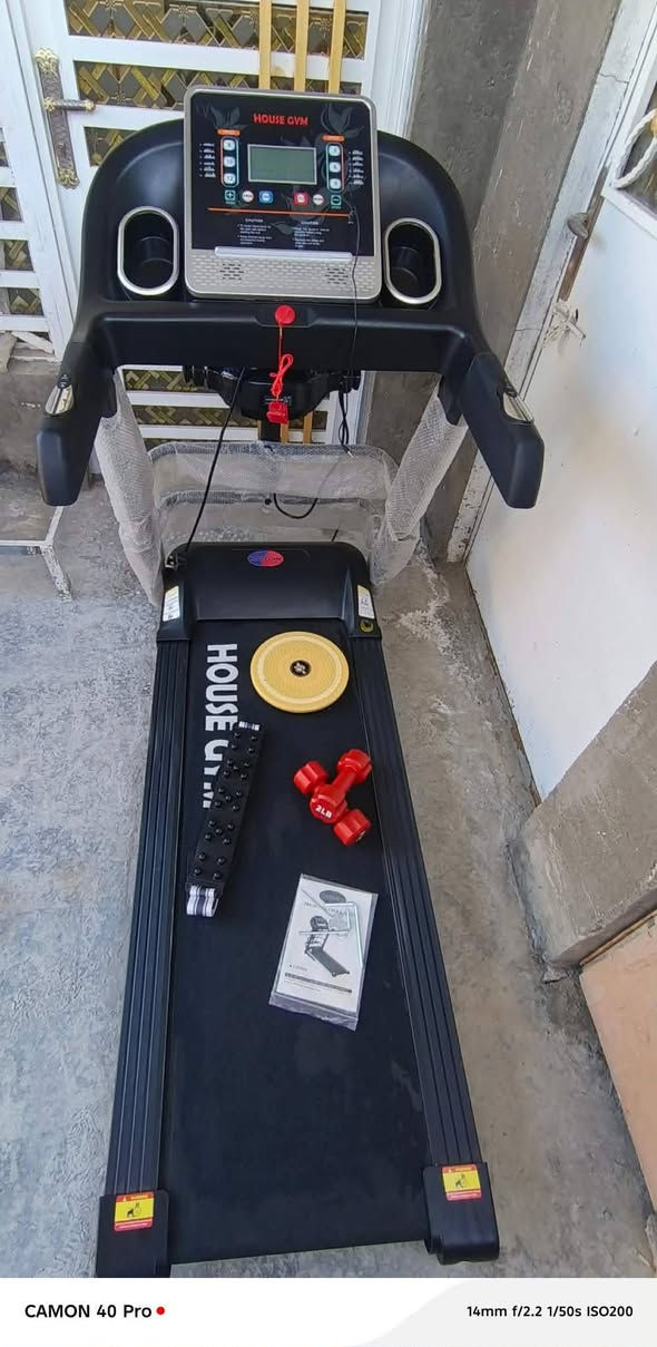 جهاز جري HOUSE GYM
وزن 150kg
مواصفات
ماطور نحاس
 4 حصان قابل للطى
 شاشه ديجتال لعرض4 قياسات 
قياس نبضات القلب 
قياس سرعه الجري للمستخدم 
قياس سعرات الحراريه المحترقه بالجسم 
قياس الوقت بساعه توقيتيه ذاتيه 
فيشه اواكس 
هزاز  بطن وخواصر لتكسير الشحوم 
قرص خواصر
 دمبلص عدد 2
 استعمال قليل نظافه فول 
سعر 300 ألف 
المكان النجف شارع معمل الاسمنت الكوفه 
للتواصل ***********
