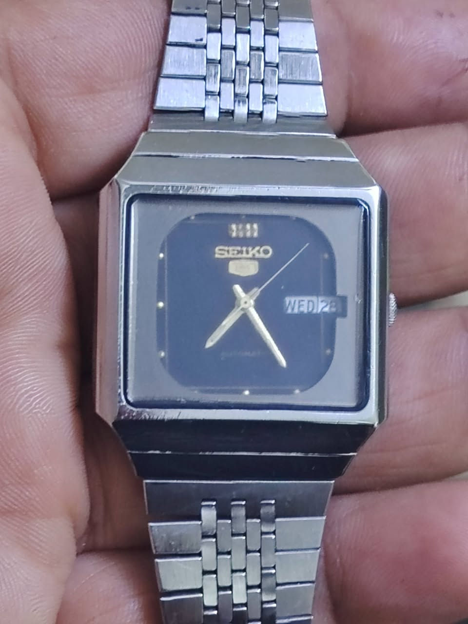 السلام عليكم سيكو اوت ماتك مربعه سير مستبدل جام كرستال مظبوطه جدا نظيفه جدا السعر ١٠٠الف بغداد *********** توصيل اعتذر...
