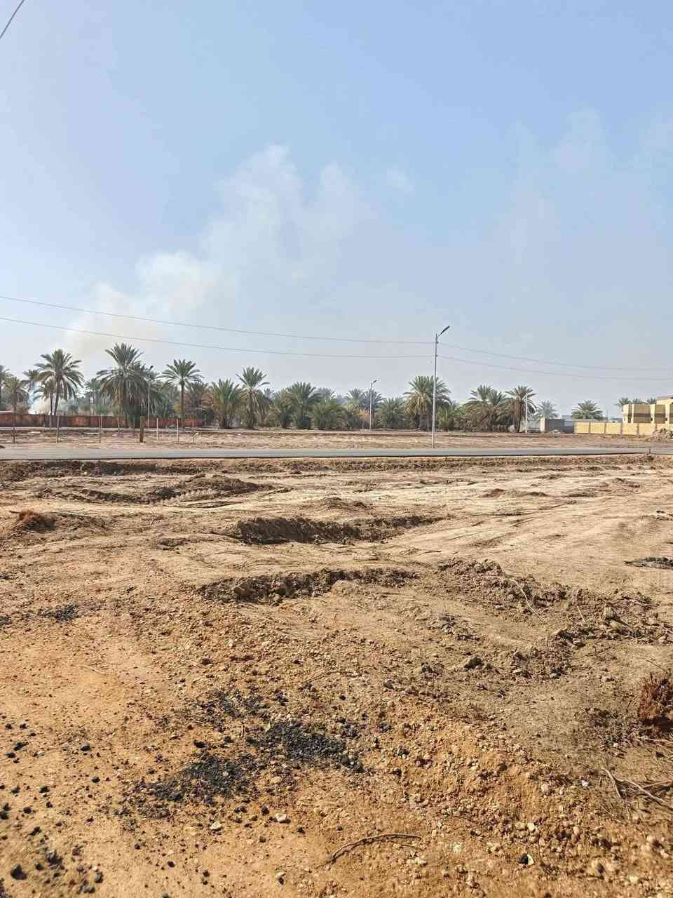 سلام عليكم
 قطع أراضي للبيع خدمات كامله من ماء وكهرباء وتبليط لحد باب القطعه اناره الشارع الرئيسي تبليط جديد 
مكان مميز جداً 
طابو زراعي سند ٢٥
بإسم صاحب الارض سند
تحويل مباشر بعد الشراء
العنوان / /بابل المدحتيه حي الحوراء فتح مجمع جديد 
المساحة//٢٠٠او أكثر 
الواجه //١٠م
النزال//٢٠م
السعر //القطعه ٤٠ مليون خط اول 
والسعر الثاني //٣٥خط الخلف 
ملاحظة//كل القطع خدمات كامله من تبليط وماء وكهرباء 
ملاحظة//يوجد في المجمع خدمات كامله من ماء وكهرباء وتبليط لحد باب القطعه 
للاستفسار
مراجعة مكتب دلالية وائل الهندي 
وائل الهندي***********
***********
ابو علي
