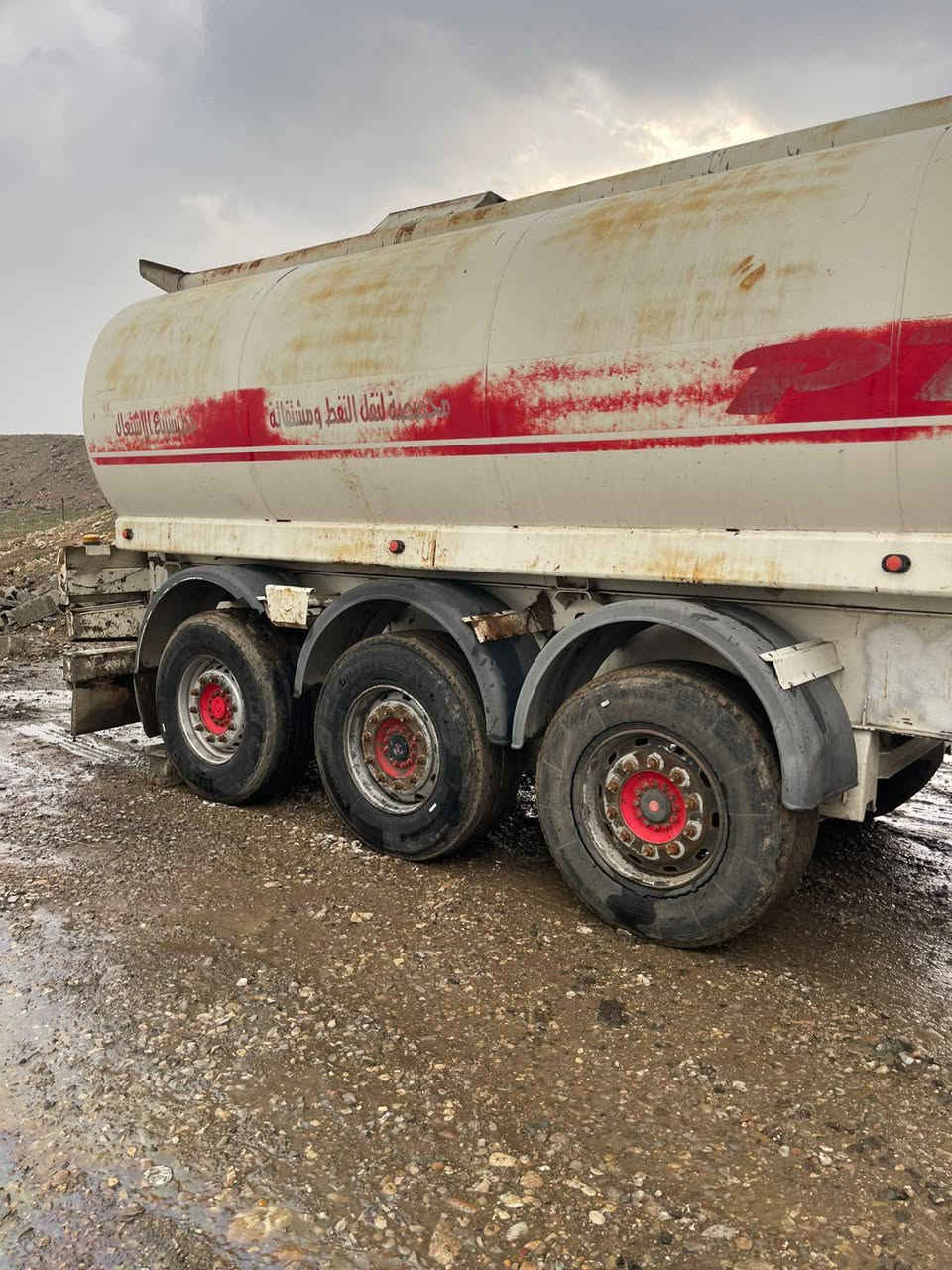 ته نكی تريله ٣٨٠٠٠لتر   
تاقم تا يه ي تازه تاك تا يه  فه سلو ره بت جي قوپاوي نييه عام لۆکە سعر ٧٠وه ره قه    
ژ.م   57 55 146 0770 واتساب
