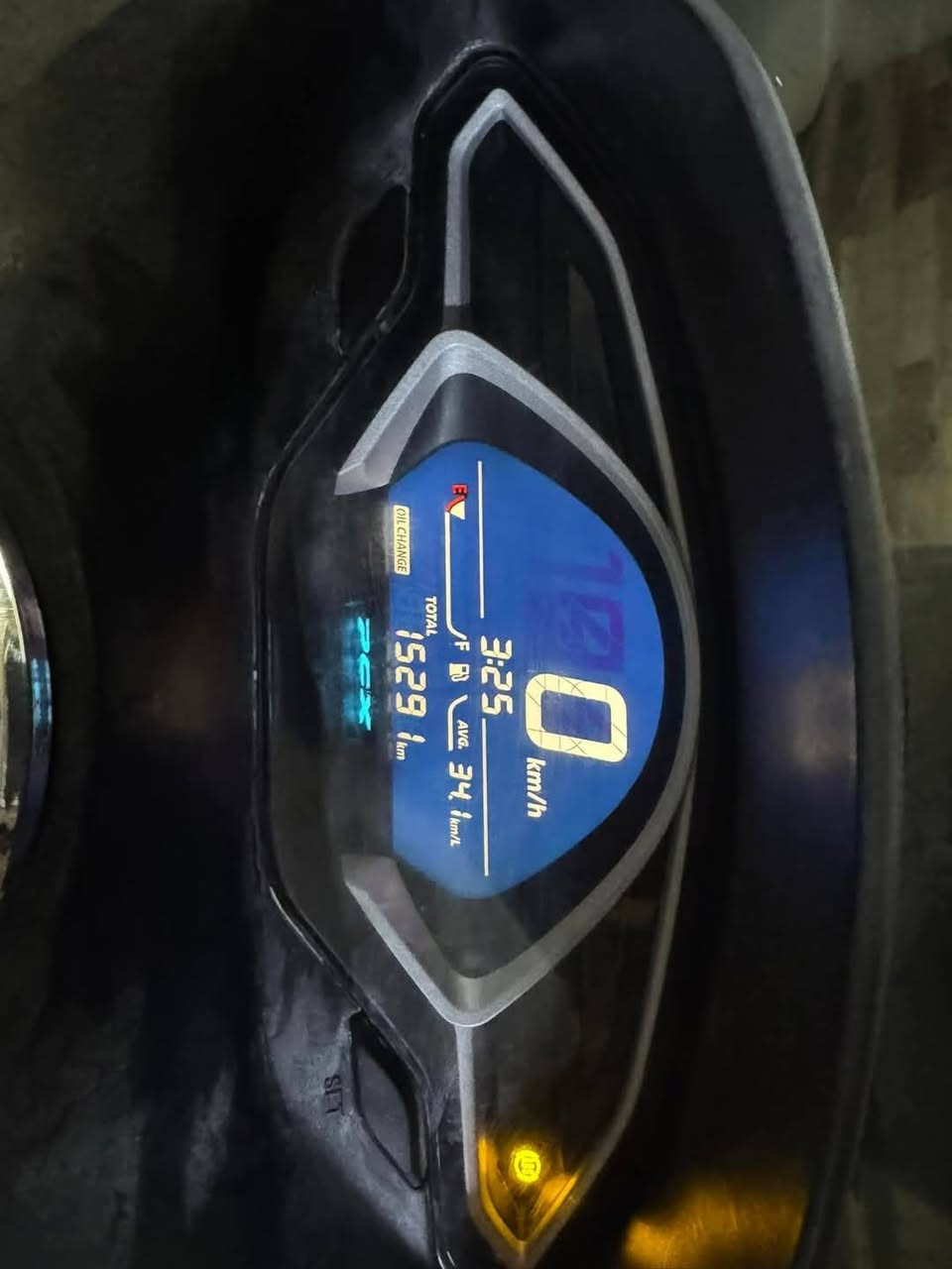 دراجة pcx الجيل الثالث _ياباني_ ياباني _
مكينه 150 cc كفالة 
كفرات اصليات كفالة 
ماشية 19 الف فقط 
مكفولة كفالة عامة 
دراجة وكالة جديدة مال رمبة !$
رقم الهاتف ***********
مكاني بغداد
