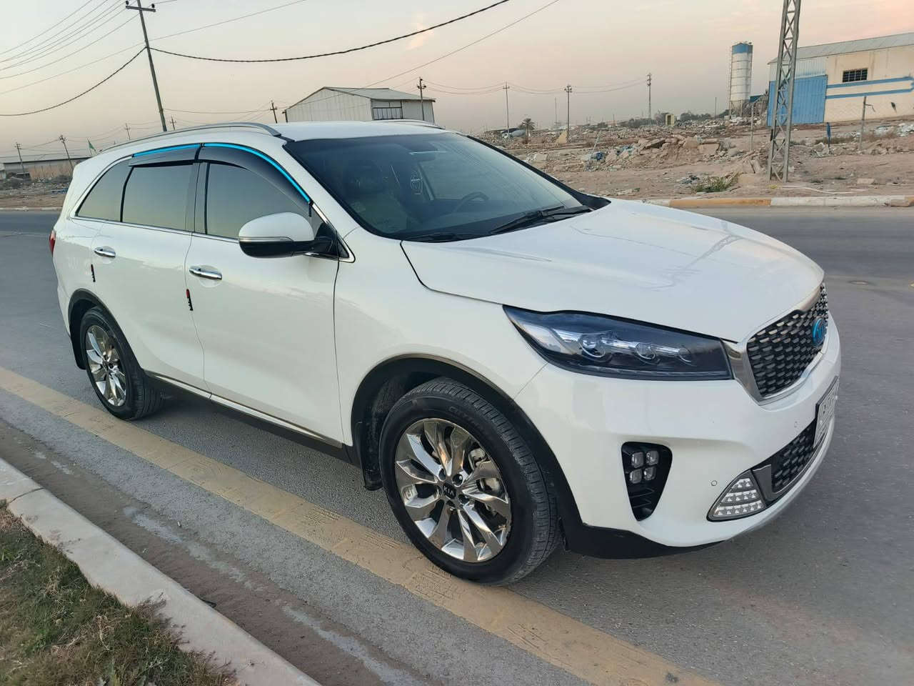 السلام عليكم سياره نوع سورنتو خليجي موديل 2020فول موصفات عده البنراما سياره سته اسلندر سبعه راكب 3قطع تبريد مري شفط جنطه كهربائي  كامره حساسات  شاشه كبيره كشنات جلد السياره كفاله عامه بيها بارد شبر جاملغ خلفي والباقي كفاله عامه  السياره جديده ماشيه 50 كير مكينه حداديه تبريد كفاله عامه تخم تاير  اسبير مانزل مال السياره العنون كربلاء السعر 248 رقم الهاتف ***********
