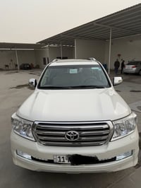 لاندكروز ٢٠١١ ستينيه فول  8 سلندر  فتحه  كشنات كهرباء  مكفوله كفاله عا...