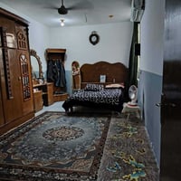 للبيع بيت بشارع حسينية البتول مساحه 200متر يبعد عن شارع 400متر غرفتين ...