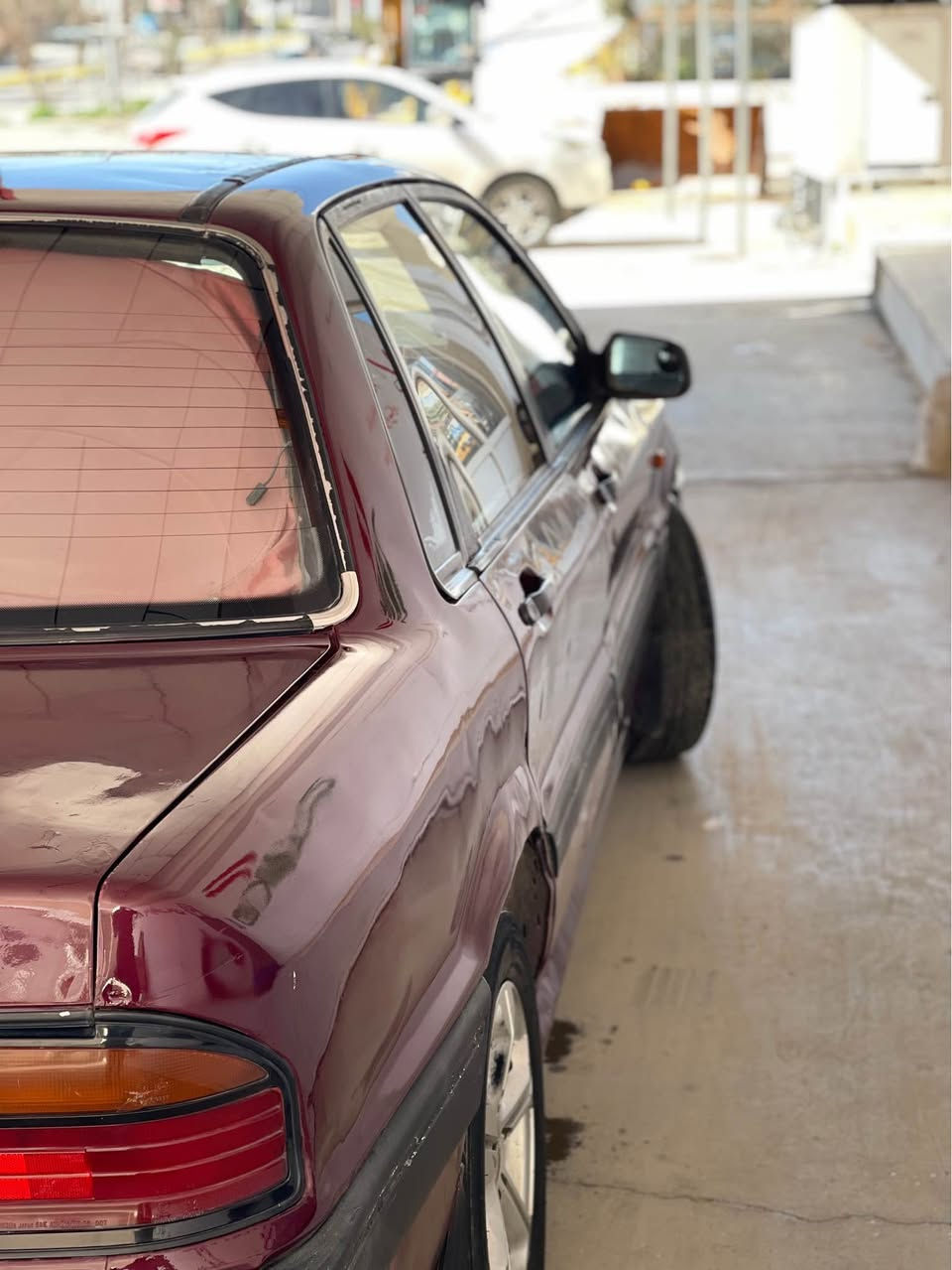 گڵاند ١٩٩٠
مەکینە گەورە 
ئاڕم پلاستیک سلێمانی بەشەرتی ئەولیات 
گێڕ و مەکینە بەشەرت کارەبایات بەشەرت 
سەیارەکە تا بڵێی جوانە و بێکێشەیە 
نرخی ٢٥ گەڵاو مامەڵەیەکی برایانە 
ژ.م /*********** Singapore
