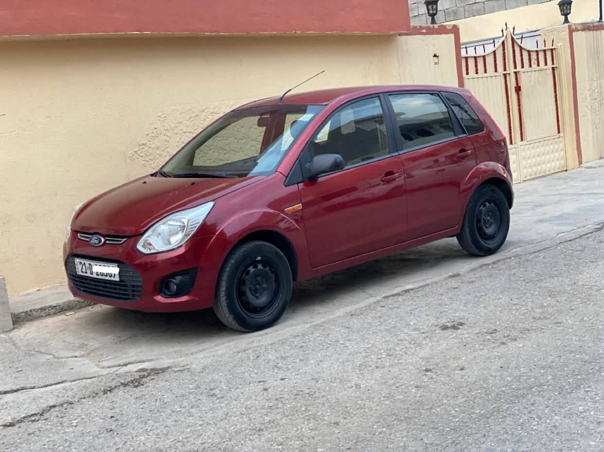 Ford figo 2015
ماڕۆنی 
ئۆتۆماتیك ٢ جام كارەبا و حاسە
گێڕومەكینەی بێ عەیب مەكینەی تازە گۆڕاوە لۆك
١٦٣ هەزار ڕۆشتوە
تاخم كوشنو گاعی تازە تێگیراوە
سەنەوی تا ٢٩ تازەیە بەناوی خۆمەوەیە 
دەعمو لێدراوی نیە تەنانەت قرچیشی نیە 
بۆیاخ ٦ پارچەی بۆیاخە هی ئەمریكایە  سەقفو شانی بۆیاخ نیە هەیكەلی جوانە ساردو قوپاوی نیە تایەی تازەیە
تەنها بۆنیتی خۆم لێرە لەسەر كاڵ بونەوە بۆیاخم كردوە سەیارەیەكی كەم مەسرەفە تەبریدو كارەبایی بێ عەیب  سعری ٧٤$ معامەلەیەكی برایانە
غرامەی دوای معامەلە ئەگێڕمەوە 
شوێن سلێمانی 
***********
