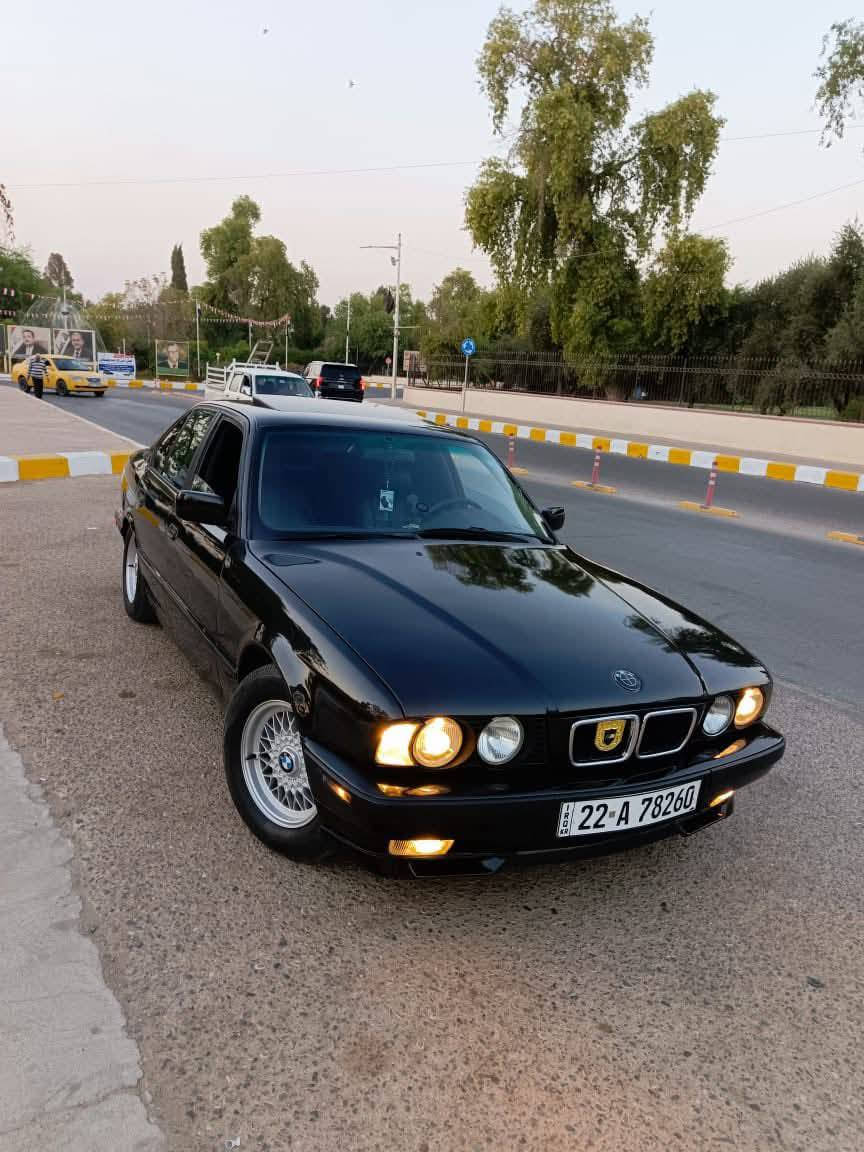 السلام عليكم بي ام للبيع موديل 1993 حجم 525 اصل مابيها اي ضرر صبغ جمالية فقط سنوية جديده دفتر بانزين السيارة باسمي الجناي يعرف تفاصيلها من الصور السياره فول دبل ايرباك فتحه سقف كشنات جلد محرك كير خير من الله مكانها كركوك السعر 75 
***********
