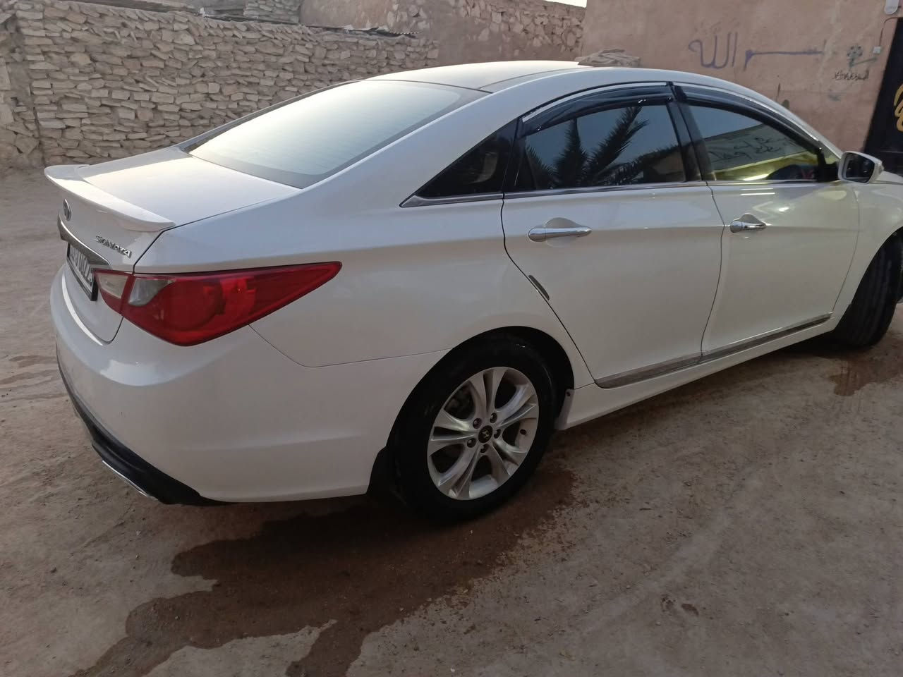 سوناتا خليجي 2011
محرك 2400 دوش
بانوراما قطعتين
تبريد ثلج
حساسات خلفية
جرص120km
تخم تاير 
مري شفط
اشاير بل مري
رقم بغداد انكليزي  باسمي 
تحويل مباشر
كهربائيات جاهزه
للاستفسار الاتصال على الرقم 
***********
السياره بيها صبغ احزام اثر خدوش
