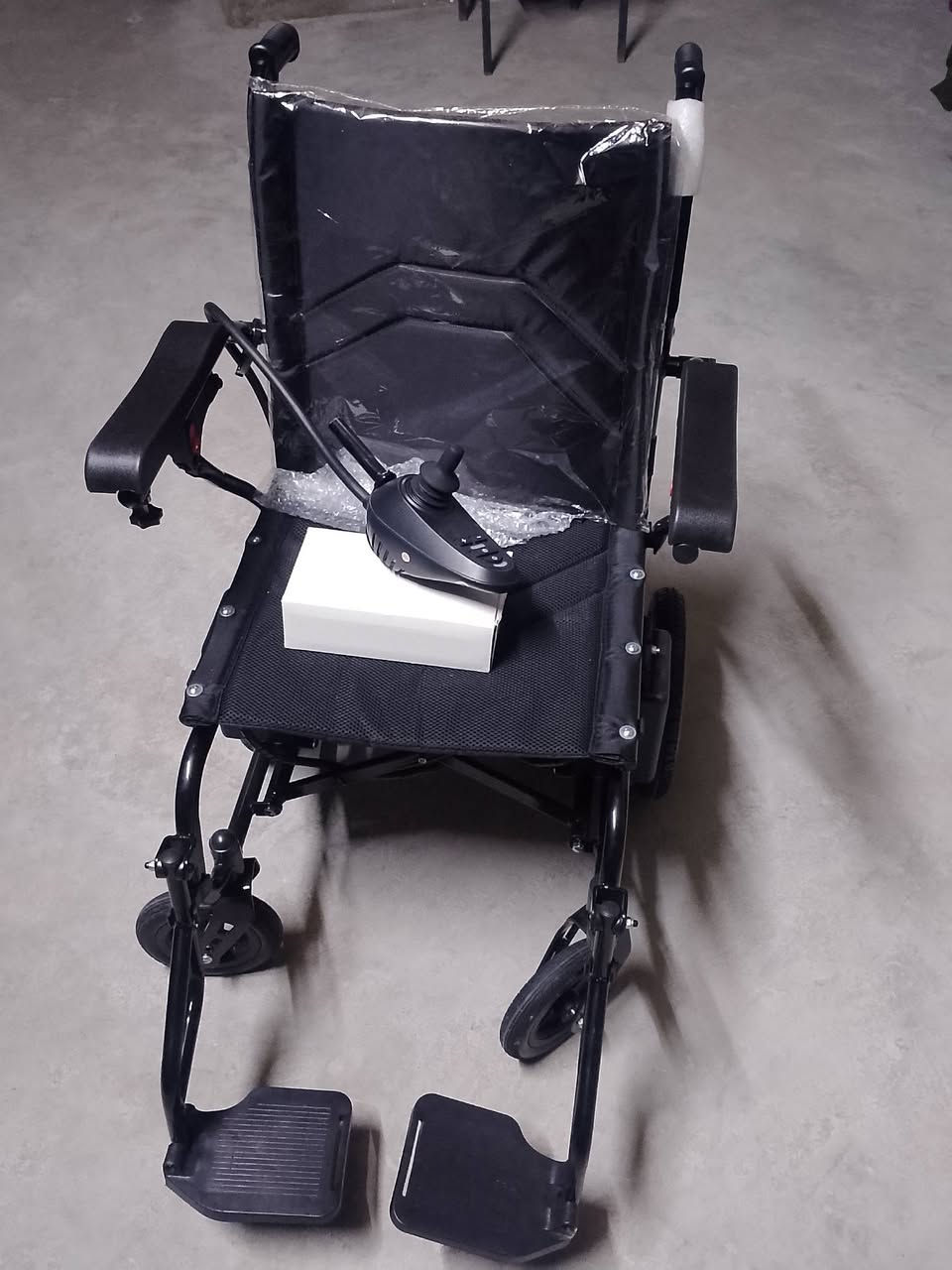 السلام عليكم عربانه للبيع السعر 550وبيه مجال للاتصال***********
