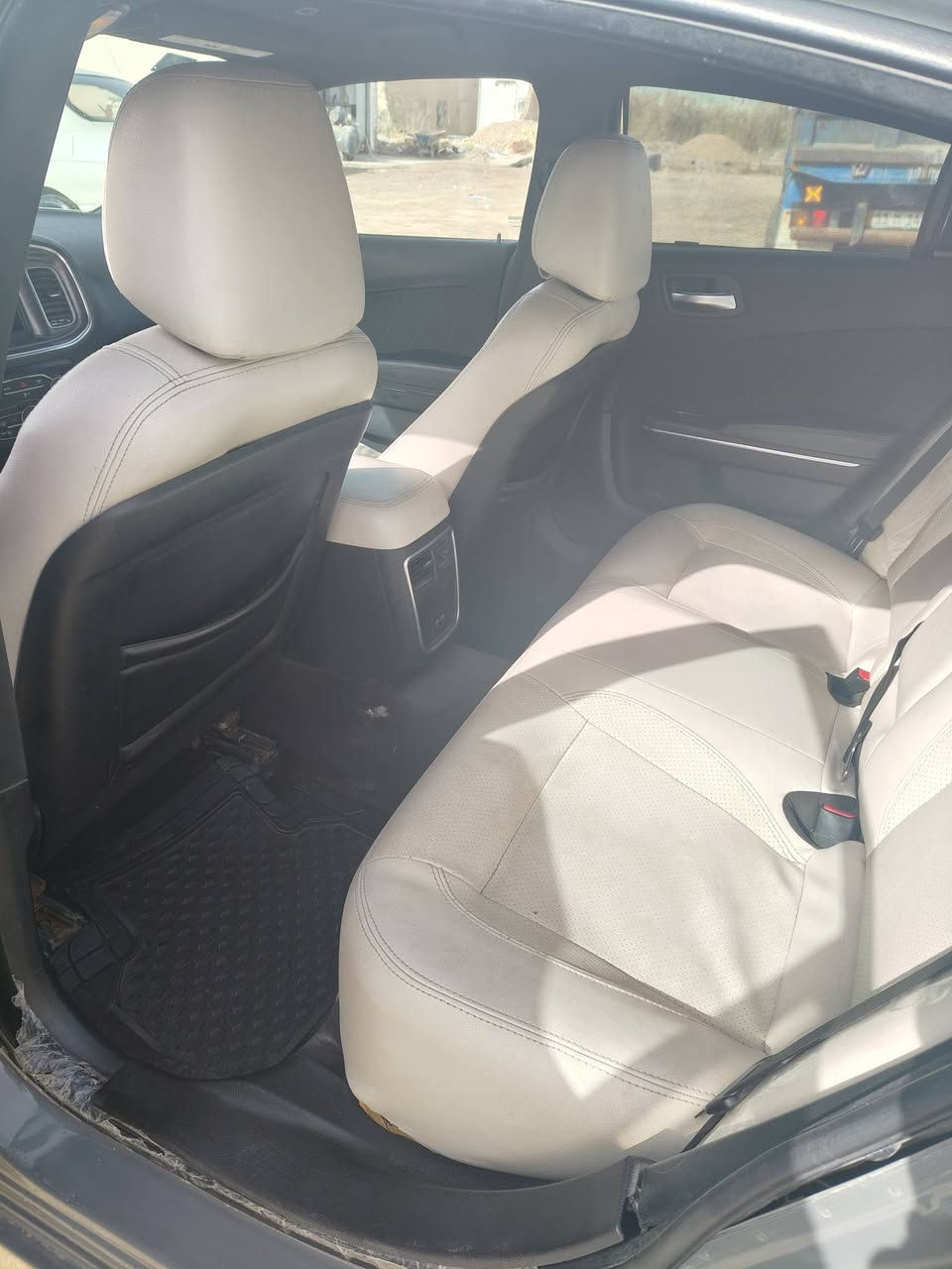 جارجر 2017 اصل
تقرير 30 % 
ويل 20 
رقم ذي قار 
العنوان ذي قار قلعة سكر
تخم تاير جديد 
جاهزه وجديده 
السعر 190 ورقه 
بيهه مجال قليل 
انه مكلف بالنشر 
رقم صاحب السياره 
*********** 
اتصل وبيك خير ودلل
