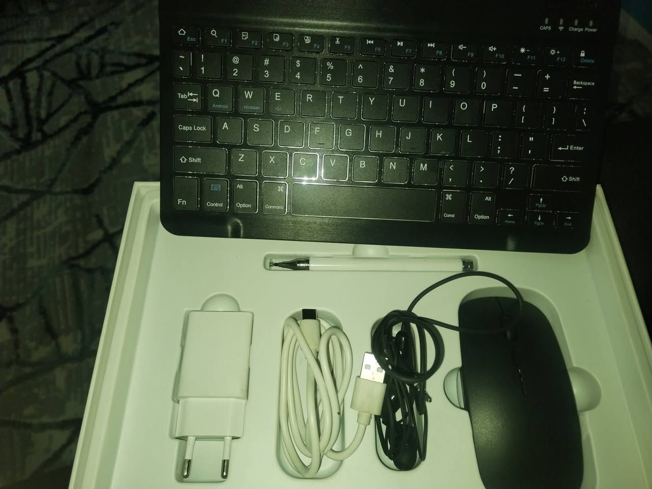 ايباد صيني 16 pro max كامل ملحقات مثل بلصوره مستعمل شهر لو أقل للامانه الايباد نضيف وأي شي مابي سعره ٧٠ والتوصيل ٥ بدون عمله للاستفسار ***********
