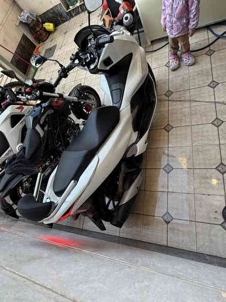 جيل ثالث وارد كوري ماشيه 29 الف دراجة جديدة كفاله عامه جاهزه السعر 14 وبيهة مجال ***********
