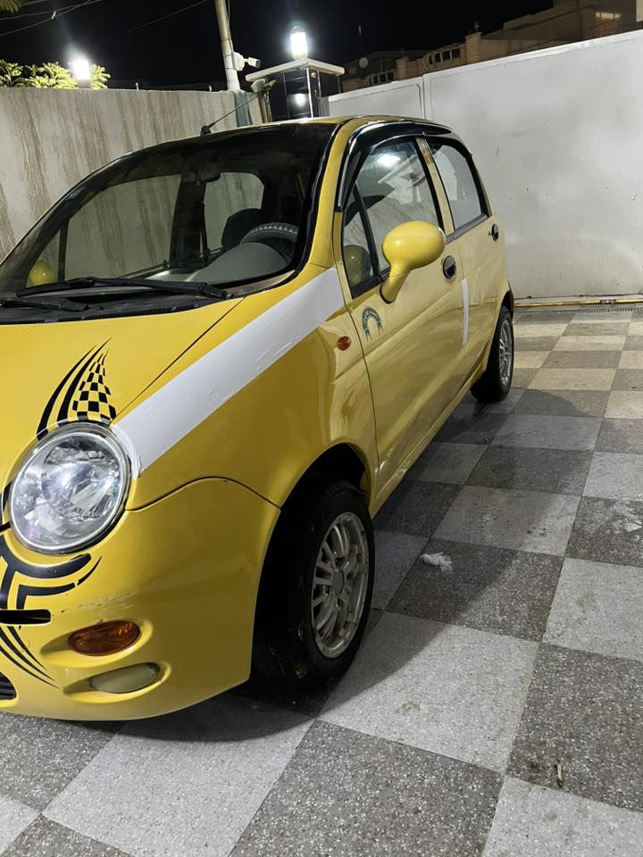 كيو كيو..موديل 11   سياره جاهزه مابيه اي نقص تبريد  تدفئه كلها شغاله  صدر امامي خلفي جديد 
كير عادي سنويه لل2030 مصفره هىيه وغرامات 

(بيه خيط بخار). الباقي كله جديد 
العنوان قضاء بلد   *********** 
سعر ٢٨ وبيه مجال قليل
