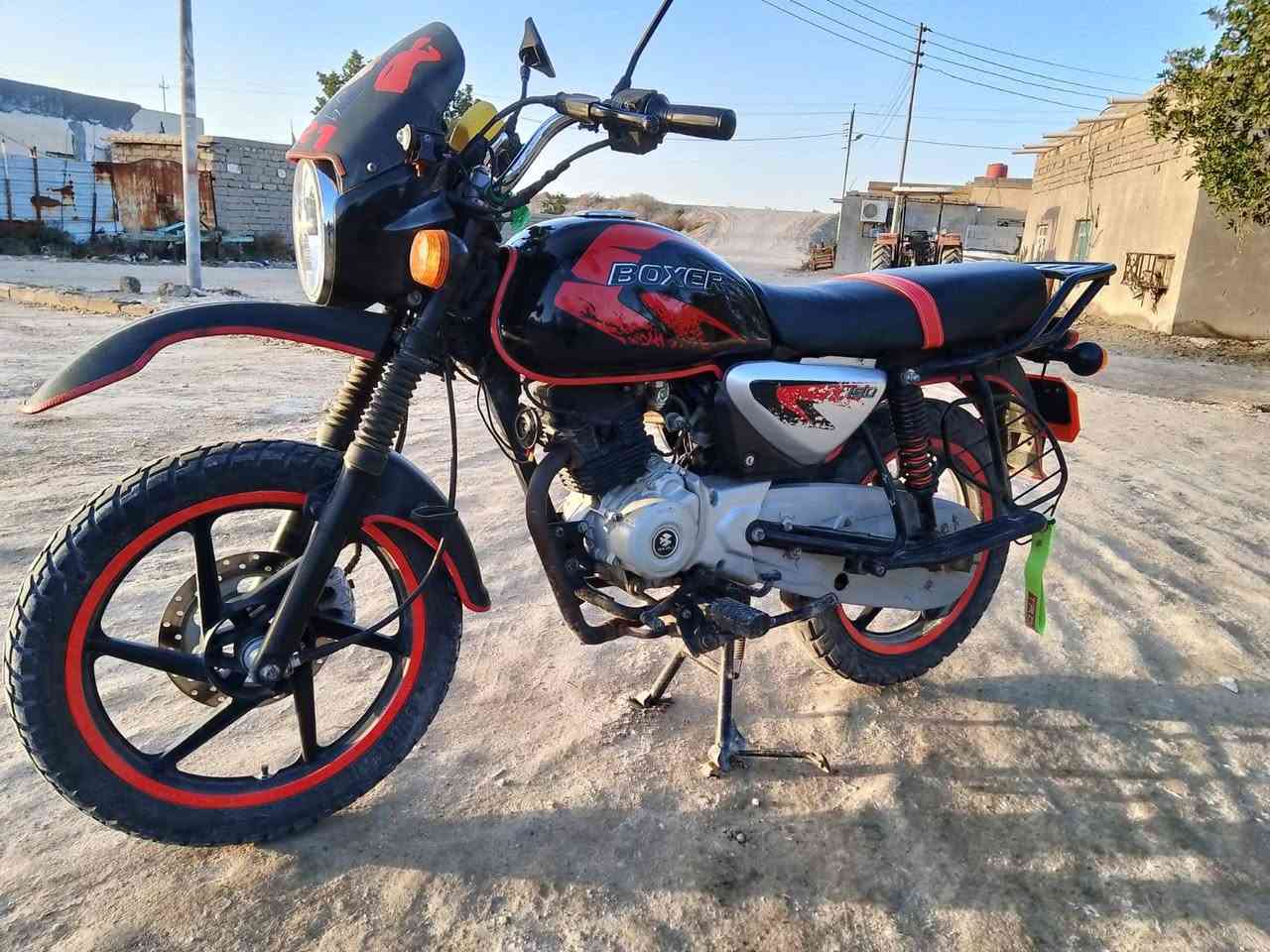 السلام عليكم اعيد النشر بسبب الوعود الكاذبه دراجه بوكسر موديل 21 جاهزه من كلشي بس بيها خيط تبخير قليل اوراق كامل السعر 1350 مليون وثلثميه وخمسين وبيها مجال الرقم (***********)(***********)
