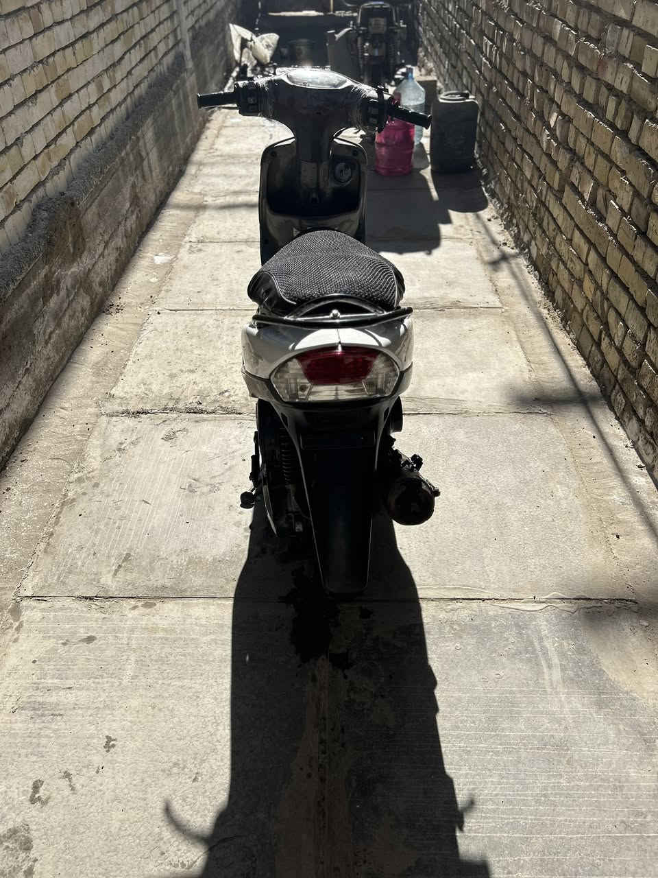 ماكس منغولي المكينه مجفتهه صارلي شهرين وخير من الله فول كربائياتهه شغاله عارضهه ب٤٠٠ وبي مجال مكاني بغداد ام الكبر رقم ***********
